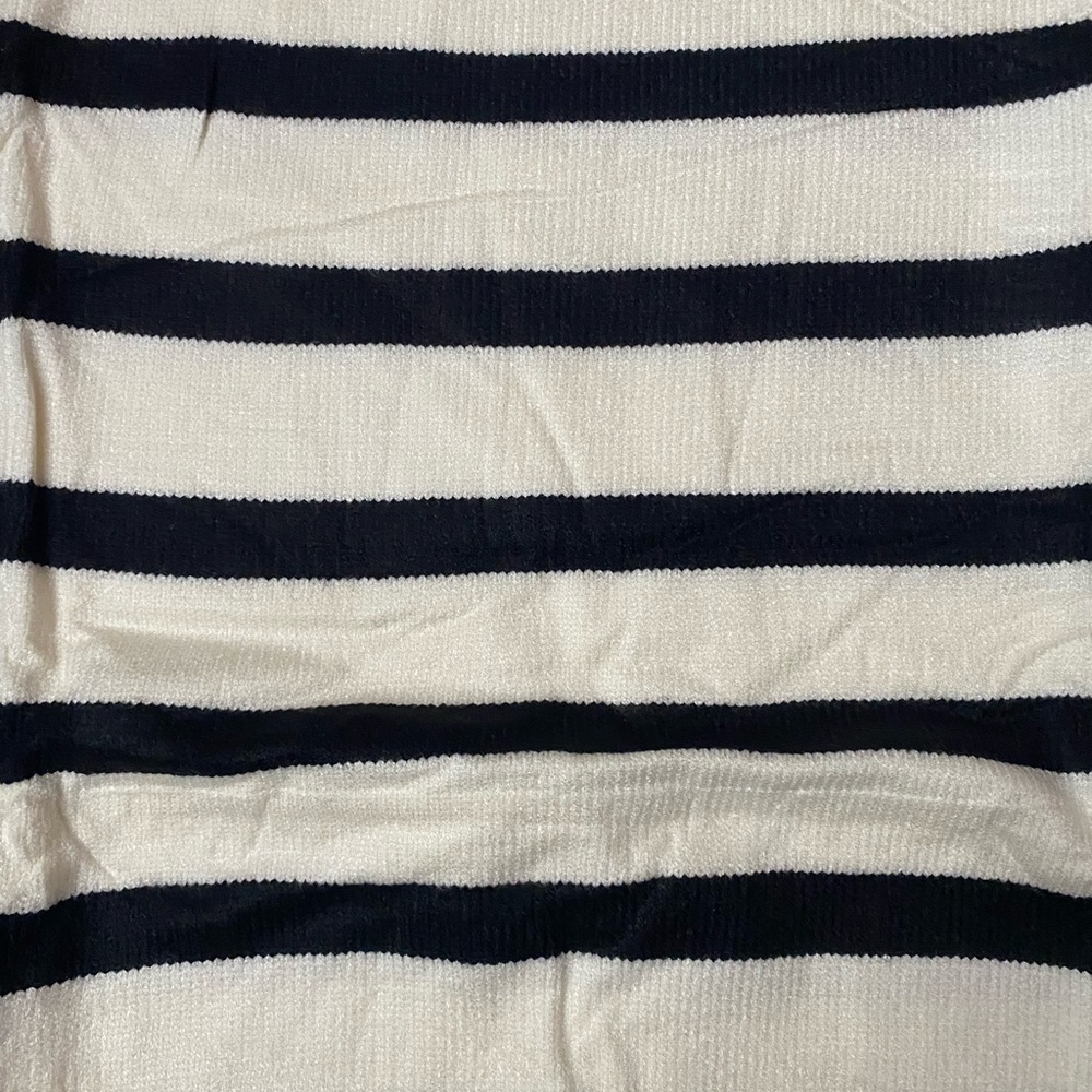 Zesica Black and White Striped Women’s Cozy Sweater Size Lg - Picture 4 of 8